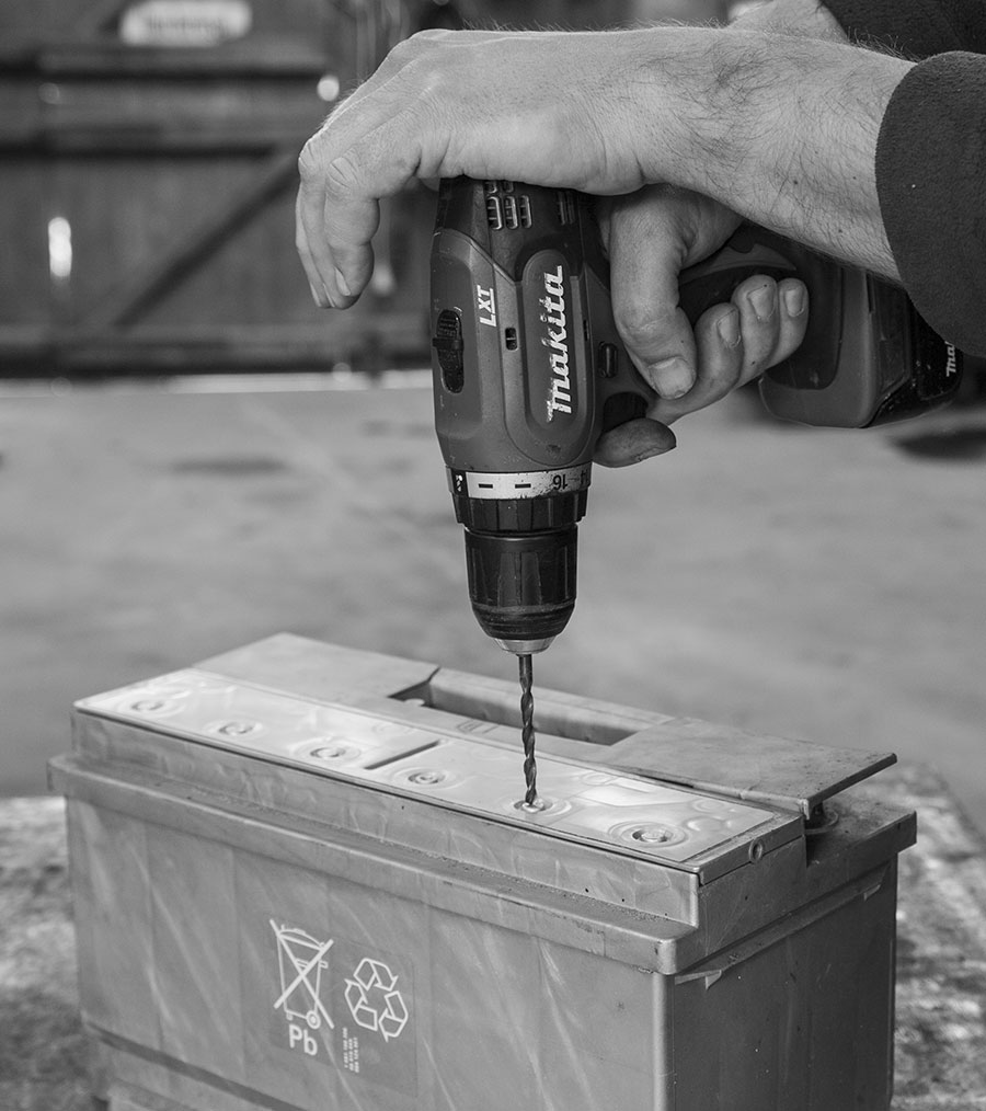 00119_autobatterie_reparieren